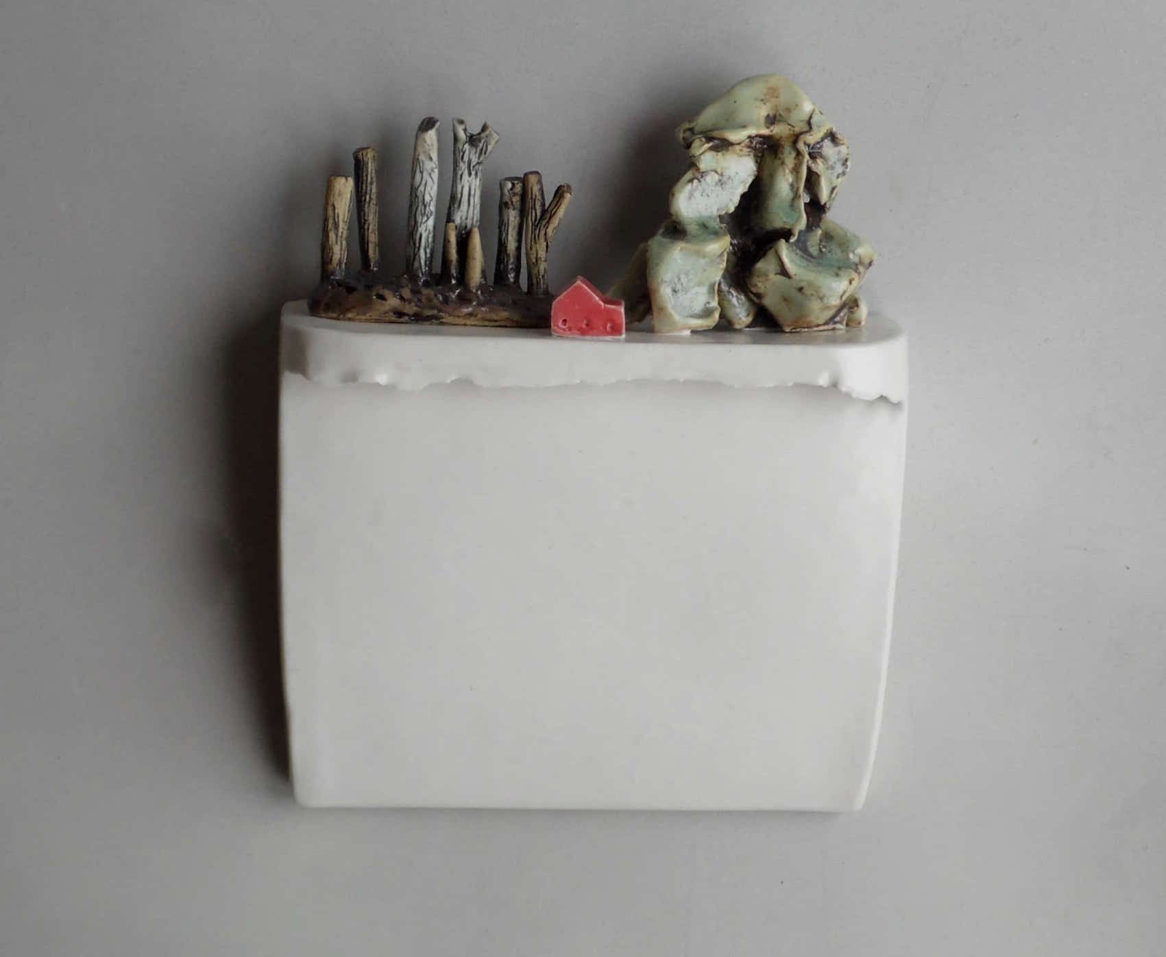 Red%20House%20White%20Wall%20Sculpture